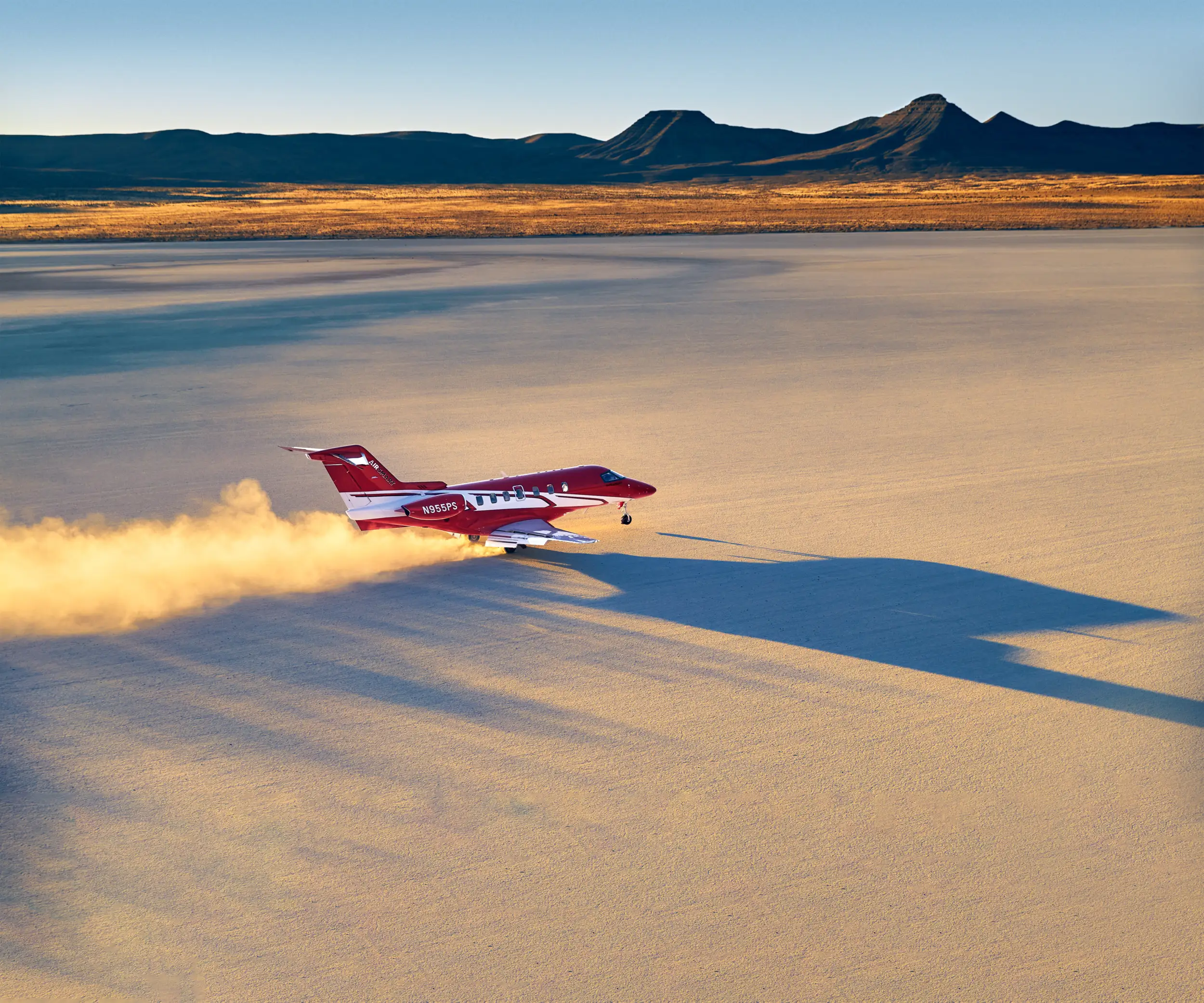 Pilatus PC-24 hạ cánh tại lòng chảo muối Salt Lake USA